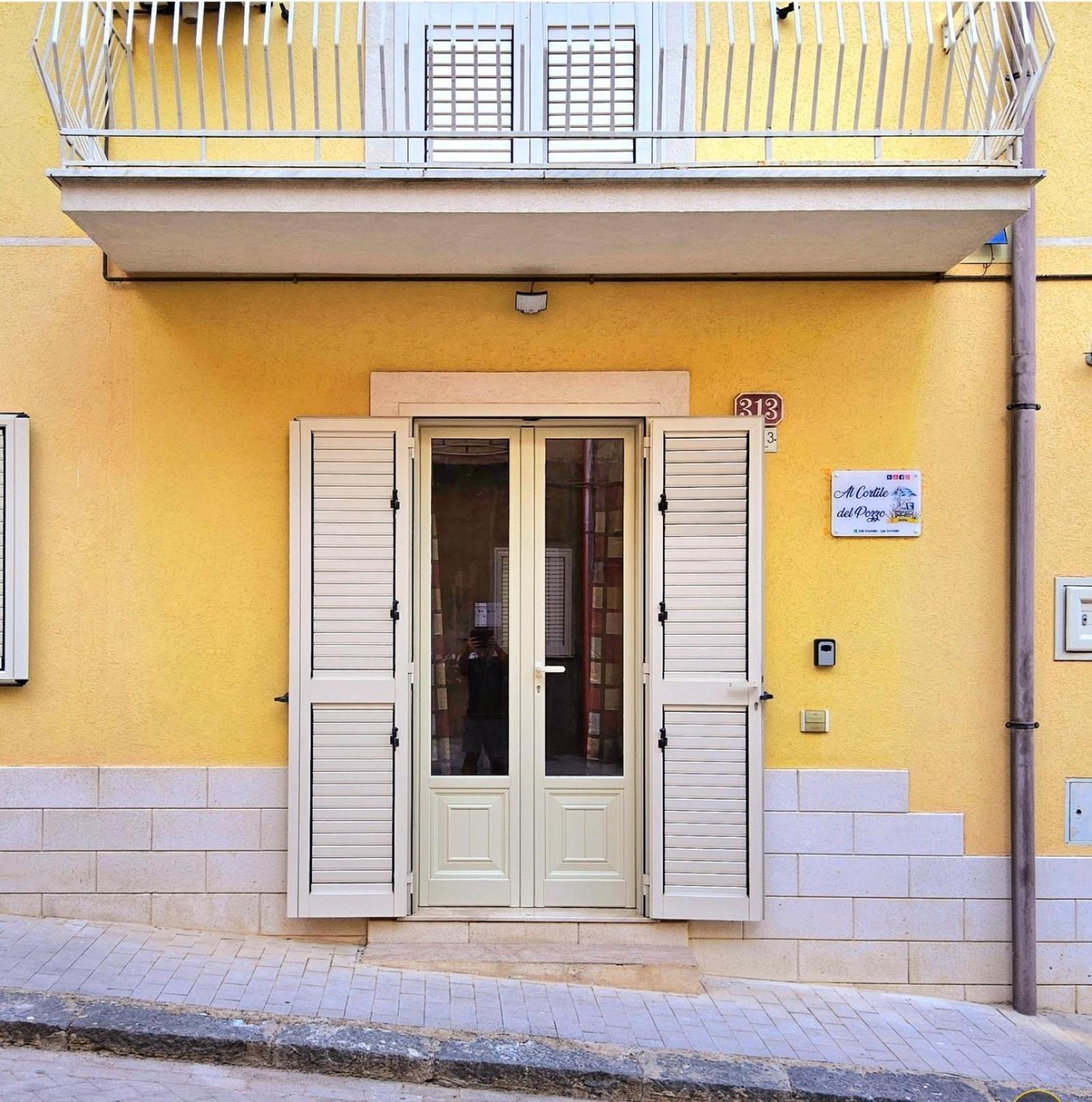 Al Cortile Del Pozzo Apartment Delia Екстериор снимка