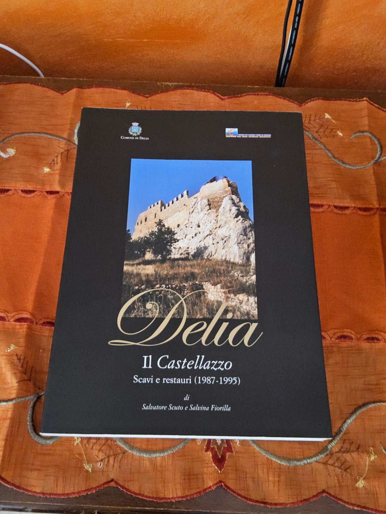 Al Cortile Del Pozzo Apartment Delia Екстериор снимка