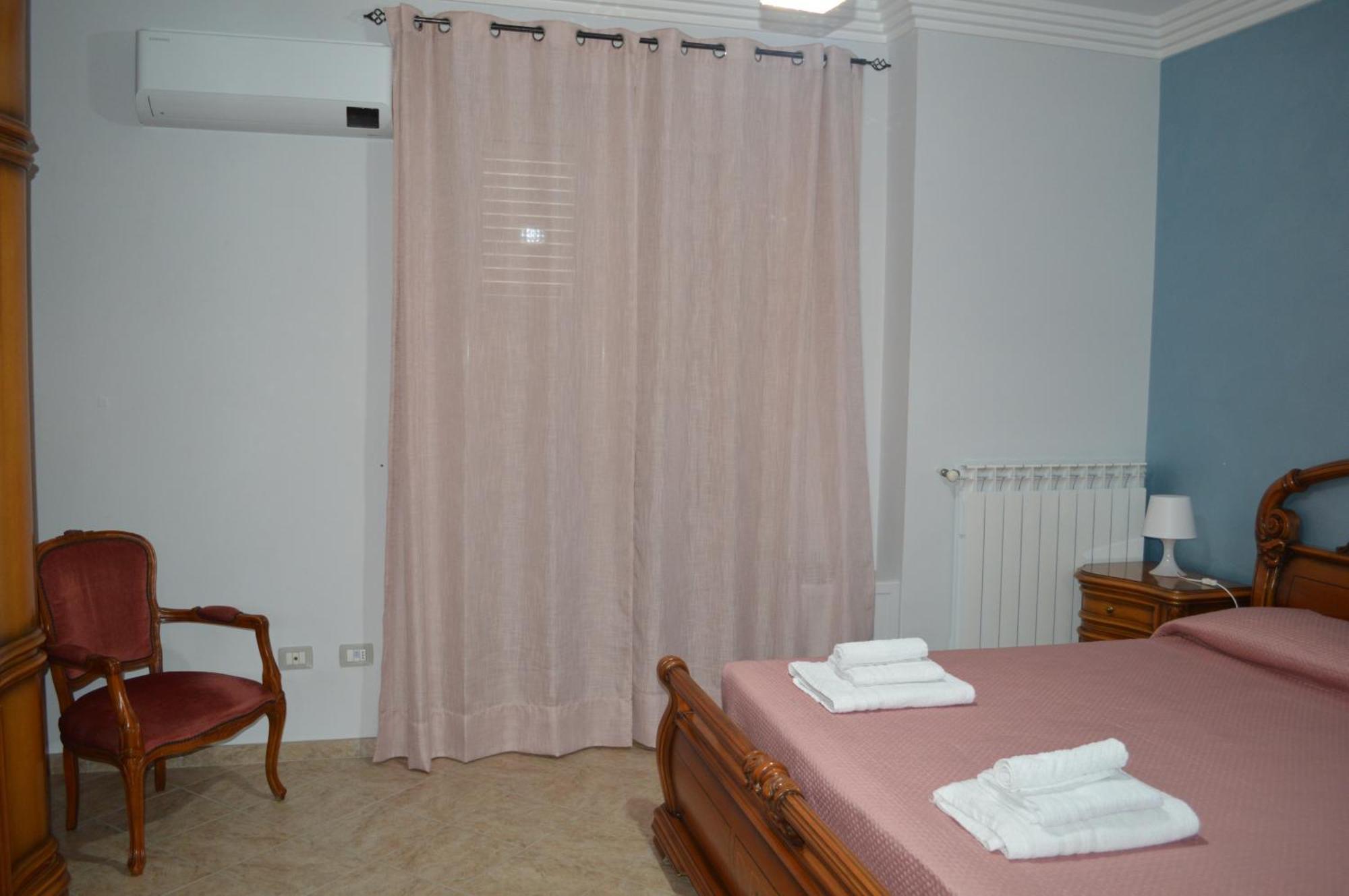 Al Cortile Del Pozzo Apartment Delia Екстериор снимка